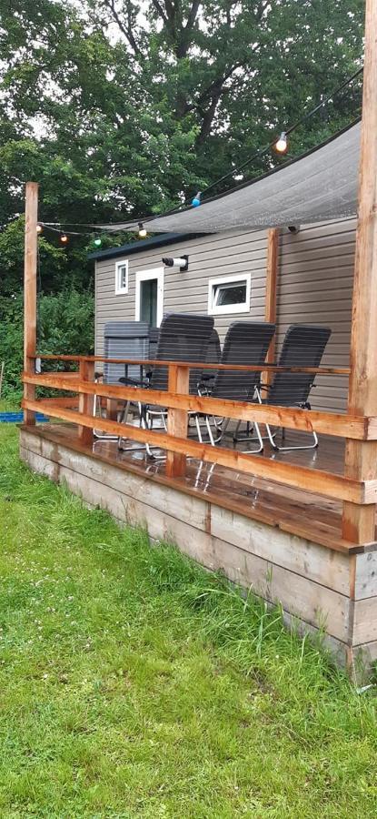 Chalet 2 Landgoedcamping Nienoord In Leek Exterior photo